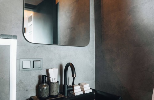 Selfoss Cabin | Tiny Glass Lodge