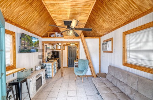 Concan Cabin | Tiny home by the Frio River - River Rock Cabin #4