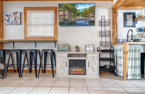 Concan Cabin | Tiny home by the Frio River - River Rock Cabin #4