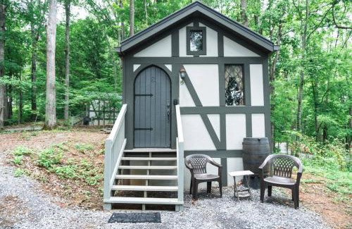 Sevierville House | Tiny Home Cottage Near the Smokies #8 Helga