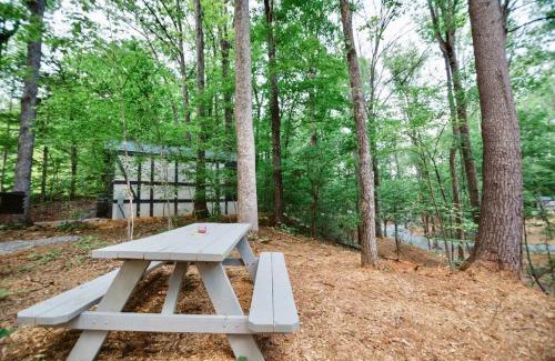 Sevierville House | Tiny Home Cottage Near the Smokies #9 Frieda