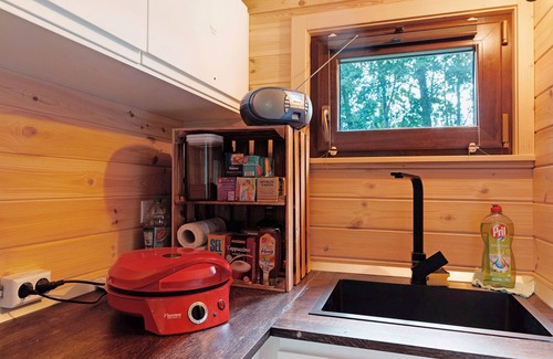 Kloster Lehnin House | Tiny Home 'Ernesto' with Private Garden, Wi-Fi and Air Conditioning