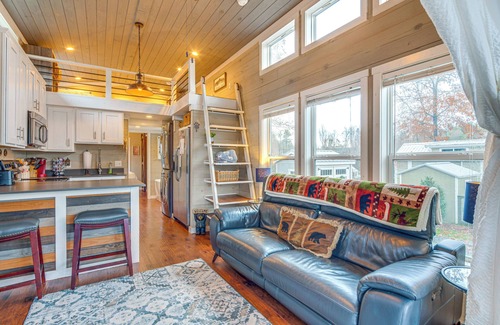 Upward House | Tiny Home in Flat Rock: Easy Access to I-26!