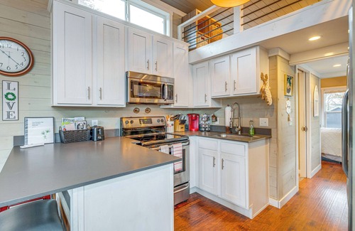 Upward House | Tiny Home in Flat Rock: Easy Access to I-26!