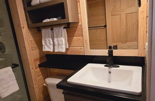 Page Cabin | Tiny Home King Home #11B