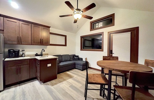 Hiawassee Cottage | Tiny Home on Lake Chatuge in Downtown Hiawassee! BRAND NEW!