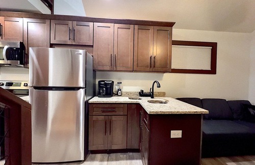 Hiawassee Cottage | Tiny Home on Lake Chatuge in Downtown Hiawassee! BRAND NEW!