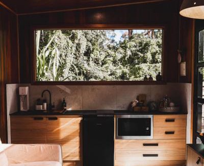 Cardiff South House | Tiny home, Outdoor bath, Infrared Sauna, Fire pit