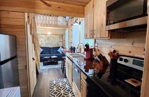 Citra House | Tiny Home sleeps 6 near beautiful beaches and entertainment