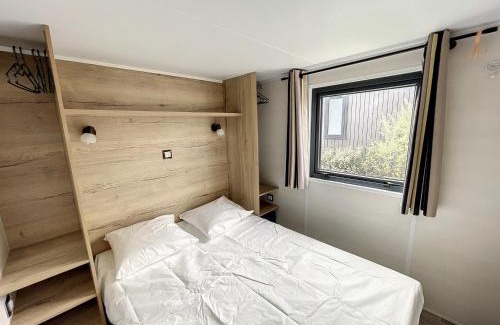 Jullouville-les-Pins House | Tiny House cosy à 200m de la plage, piscine, parking, et wifi gratuit - FR-1-361A-3