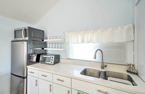 Oden Apartment | 'Tiny House Cottage 6' w/Dock on Crooked Lake