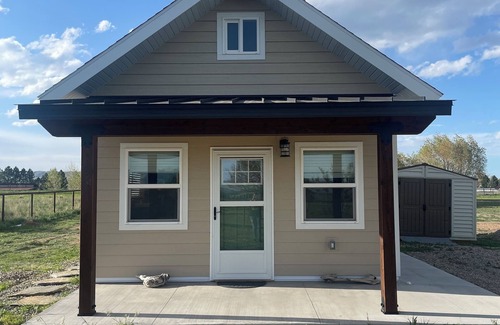 Cody House | Tiny house hideaway just outside of town