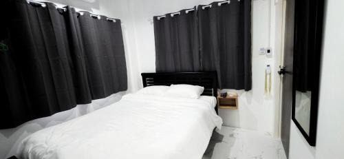 Bang Phai House | Tiny Island Lake Lodge