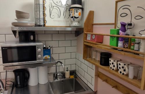 St Luke's Apartment | Tiny Space Central London Zone 1