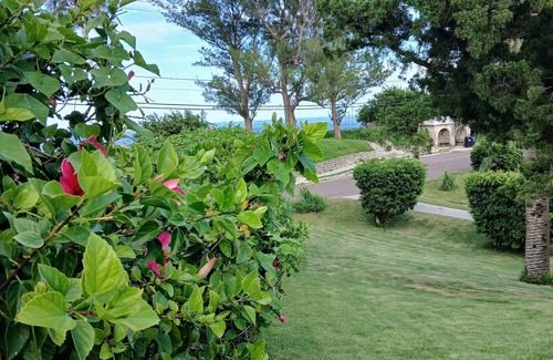 Paget Apartment | Tiny Studio in fabulous Smith's Parish at John Smith's Bay Beach