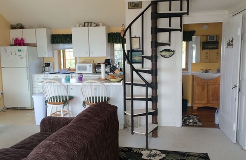 Wellfleet House | Tiny Waterfront House - Pamet Harbor, Truro. Close to Provincetown