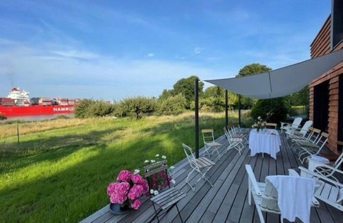 Blankenese House | Tinyhouse dream right on the Elbe beach - feel-good oasis in Blankenese