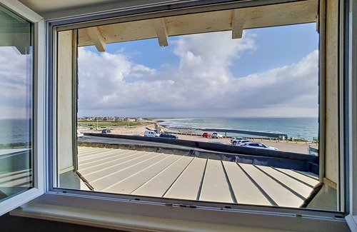 Pouldreuzic Apartment | Tipoz'Immo l'Océan Duplex sea view access on foot