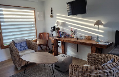 Pouldreuzic Apartment | Tipoz'Immo-Le Cocon direct access beach-spot surf