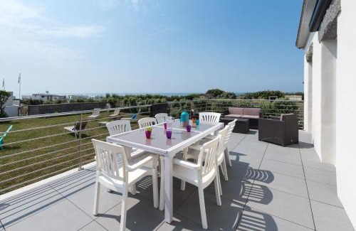 Pouldreuzic House | Tipoz'immo-sea view house with pedestrian access - enclosed garden