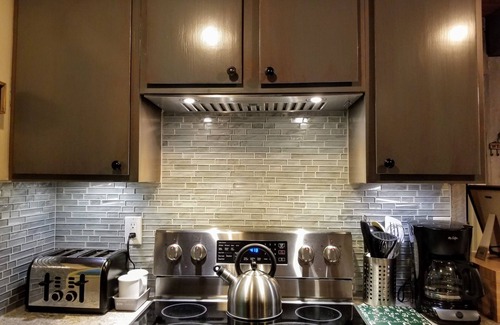 Stowe Area House | TIPS UP TOWNHOME-4BD 2.5BA-IDEAL STOWE LOCATION-5MI TO MOUNTAIN-3MI TO DOWNTOWN