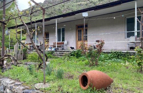 T'ba House | Tirebi Farmhouse