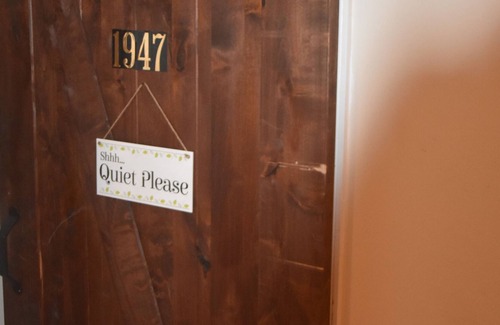 Center City House | TLA - The Sunflower Suite - Penn's Landing