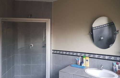 Greater Johannesburg Metropolitan Area Cottage | To closed to the sandton craft market and Nelson Mandela square, your memory