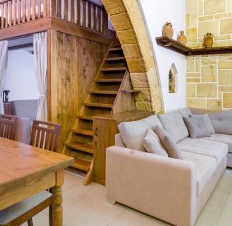 Soroni House | To Kamariko