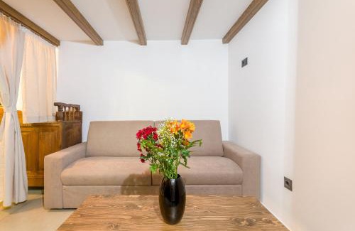 Soroni House | To Kamariko