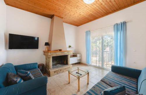 Pyrgos Apartment | To Pournari Beachside Garden House - Happy Rentals