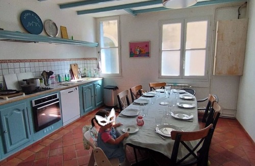 Saint-Quentin-la-Poterie House | To the delight of young and old.
