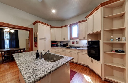 Midtown House | TOBIN HILL OASIS - PRIVATE POOL HOUSE 3BD/2.5BA, SCREENED IN PORCH, FULL KITCHEN