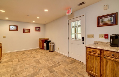 Williamstown House | Toccoa River home with fireplace, deck, central AC, & quick access to Downtown