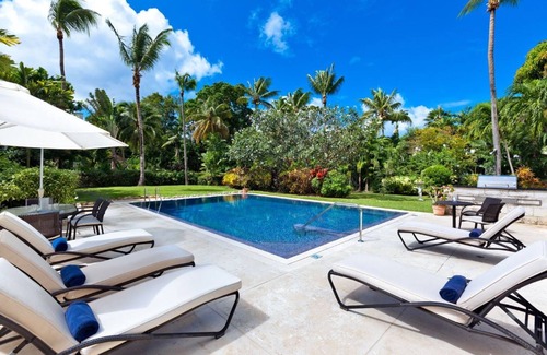 Gibbs Bay Villa | Todmorden by Blue Sky Luxury