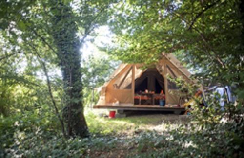 Dardilly RV Rental | Toile & Bois Classic V tent - Up to 5 people - 25 m² Numnero 4