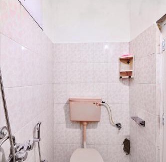Himayatnagar Apartment | Toit -AC room Himayathnagar