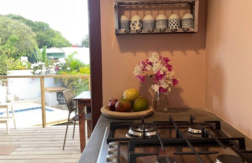 Jan Thiel House | Toko Gem: Tropical getaway with spacious veranda and saltwater pool