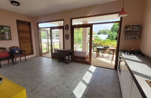 Jan Thiel House | Toko Gem: Tropical getaway with spacious veranda and saltwater pool