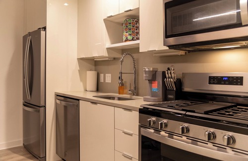 Chamblee Condo | Tokyo King Suite Near Buckhead