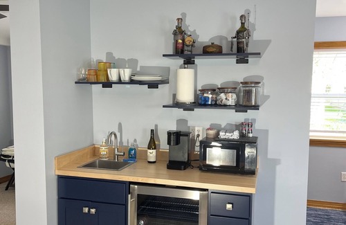 Put-in-Bay Apartment | Toledo House Guest Suite B. Catering to Couples. Great Location downtown PIB