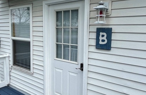 Put-in-Bay Apartment | Toledo House Guest Suite B. Catering to Couples. Great Location downtown PIB