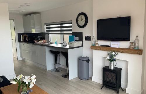 South Galson Apartment | TomaX Garden Cabin Free Parking