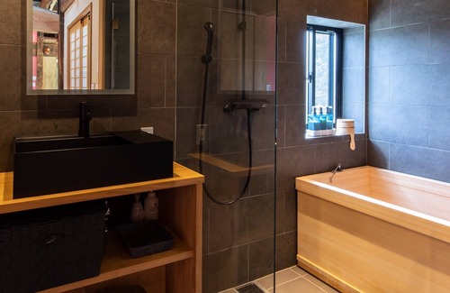 Hakuba House | Tonbo House