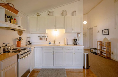 Bar Harbor Apartment | Top Floor 1 BR Downtown Waterfront BH! [High Tide]