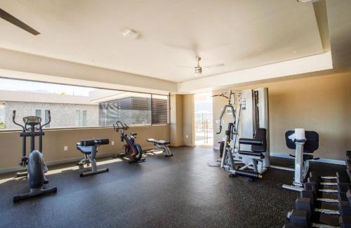 Diaz Ordaz House | Top-Floor 2BR with Skyline Views, Pool and Gym