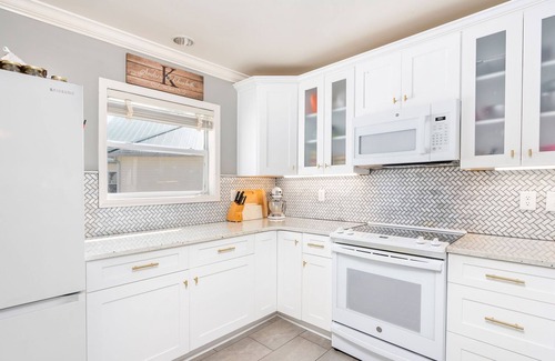 Dadeville Condo | Top Floor at Sunset Point on Lake Martin!