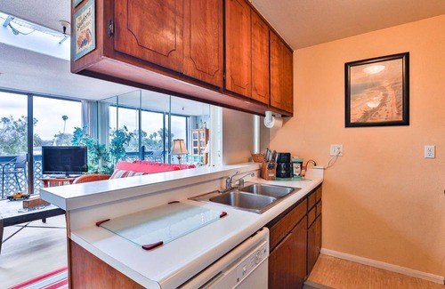 South Mission Beach Condo | Top Floor Corner Unit Steps to Ocean or Bay !