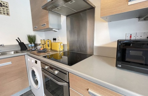 Littleover Apartment | Top Floor Deluxe Apartment - With Balcony