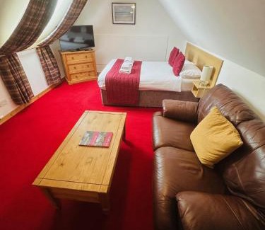 Thurso Apartment | Top Floor Princes Street
